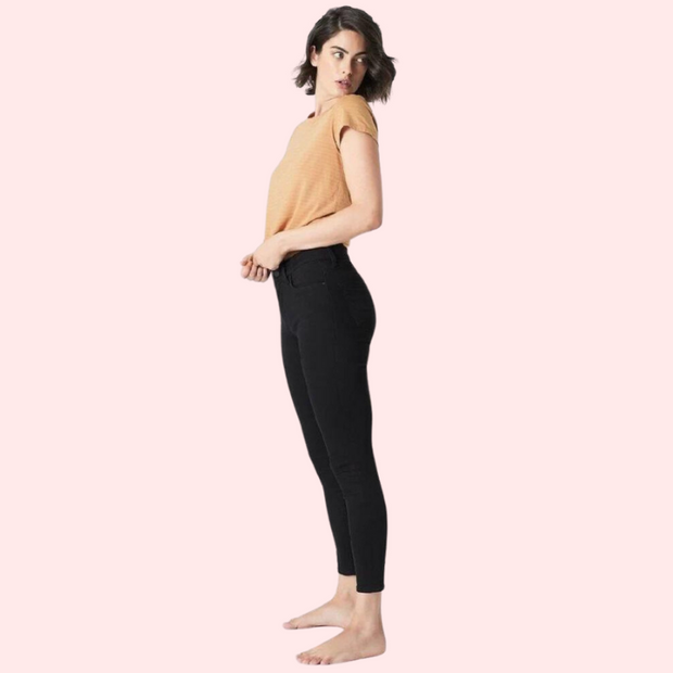 Women's Sleek Silhouette Black Skinny Fit Jeans