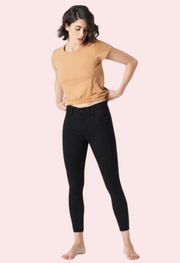 Women's Sleek Silhouette Black Skinny Fit Jeans